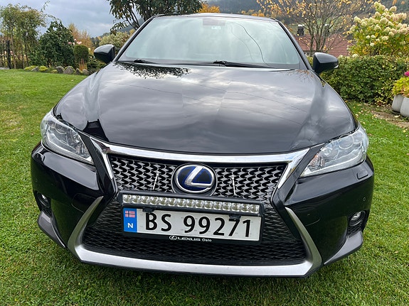 Lexus CT200h 3 of 30