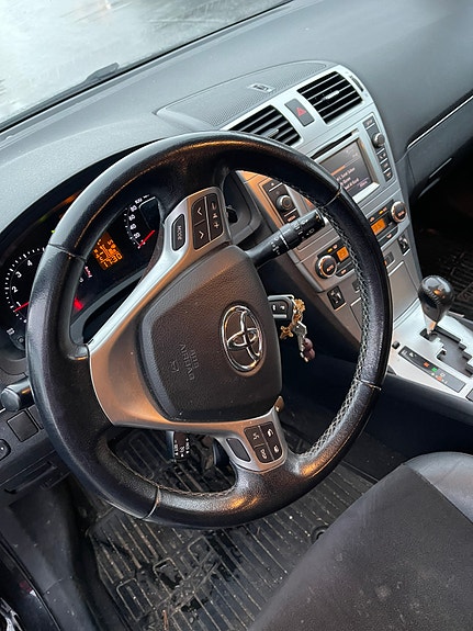 Toyota Avensis 7 of 8
