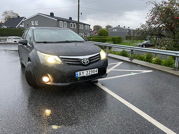 Toyota Avensis 5 of 8