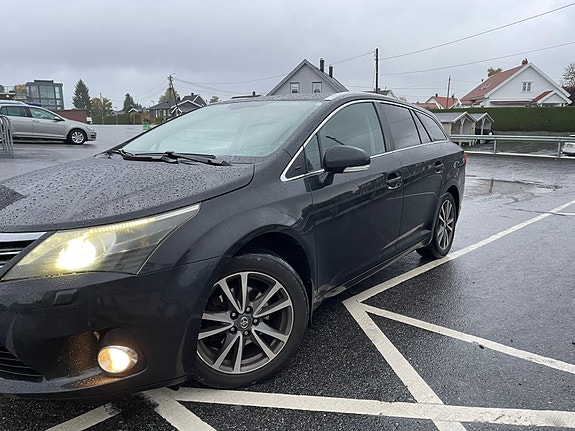 Toyota Avensis 6 of 8