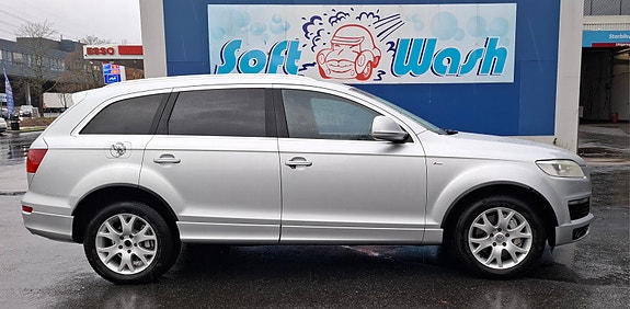 Audi Q7 7 of 23