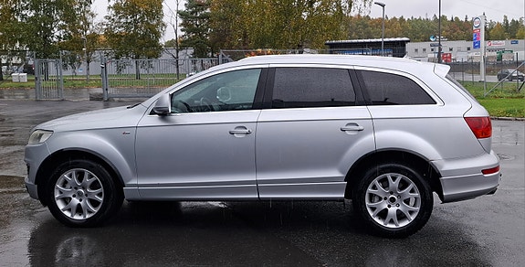 Audi Q7 4 of 23