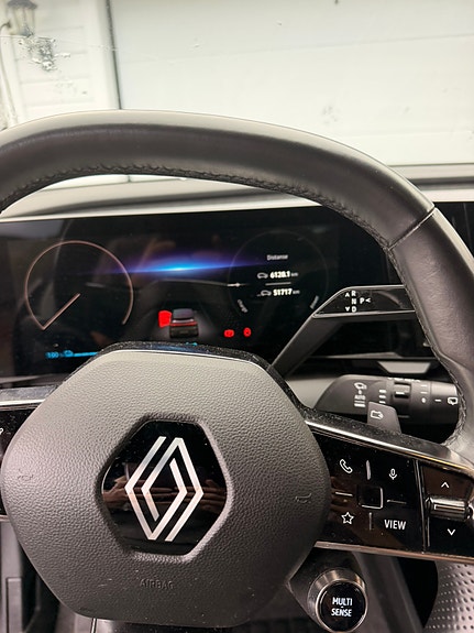 Renault Megane E-Tech 5 of 22