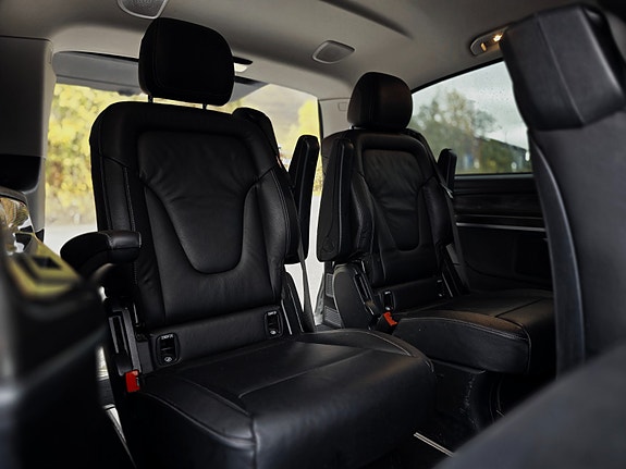 Mercedes-Benz EQV300 15 of 30