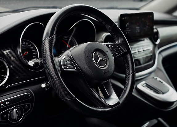 Mercedes-Benz EQV300 19 of 30