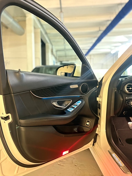 Mercedes-Benz C350 e 10 of 30