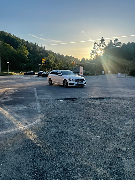 Mercedes-Benz C350 e 28 of 30