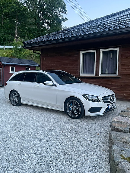 Mercedes-Benz C350 e 30 of 30