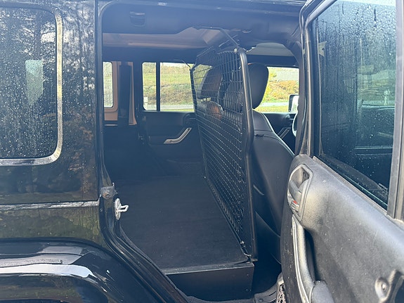 Jeep Wrangler 6 of 12