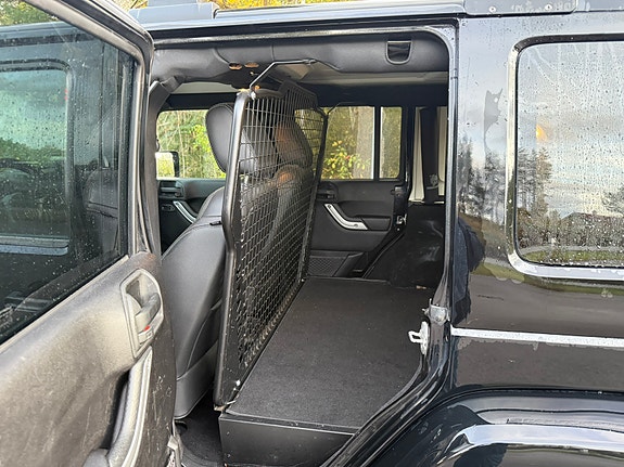 Jeep Wrangler 8 of 12