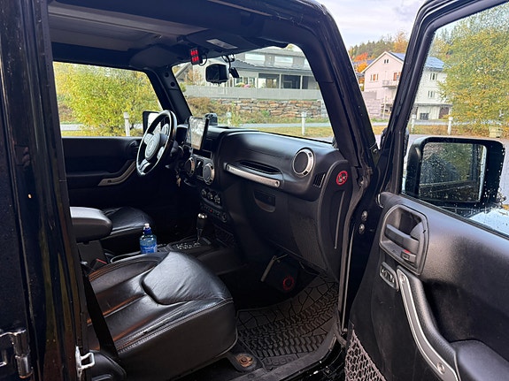 Jeep Wrangler 5 of 12