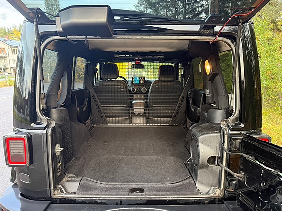 Jeep Wrangler 7 of 12