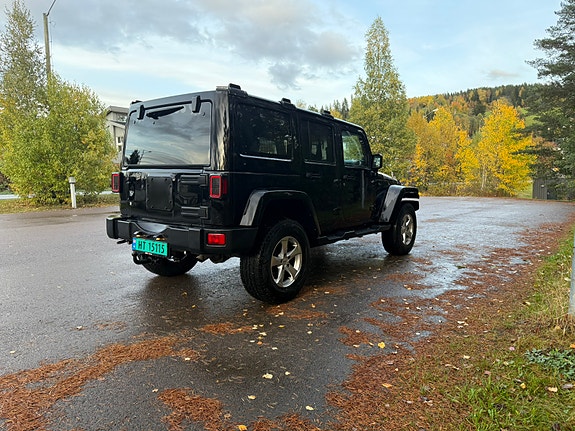 Jeep Wrangler 3 of 12