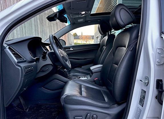 Hyundai Tucson 15 of 15