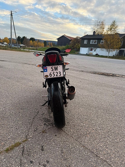 Suzuki GSX-R 125 5 of 9
