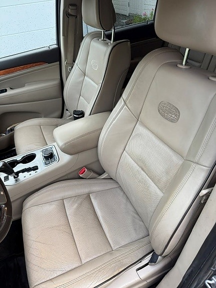 Jeep Grand Cherokee 9 of 16