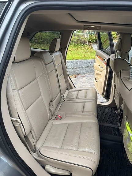 Jeep Grand Cherokee 12 of 16