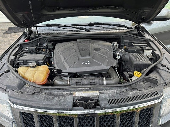 Jeep Grand Cherokee 16 of 16
