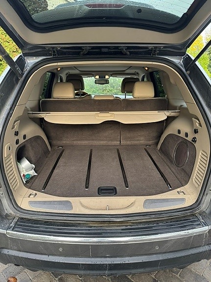 Jeep Grand Cherokee 11 of 16