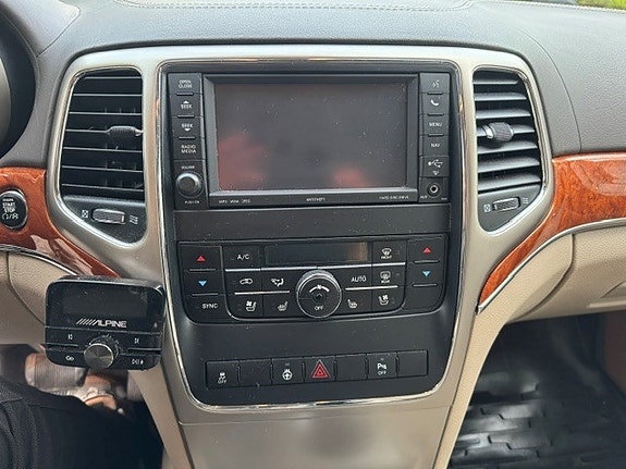 Jeep Grand Cherokee 7 of 16