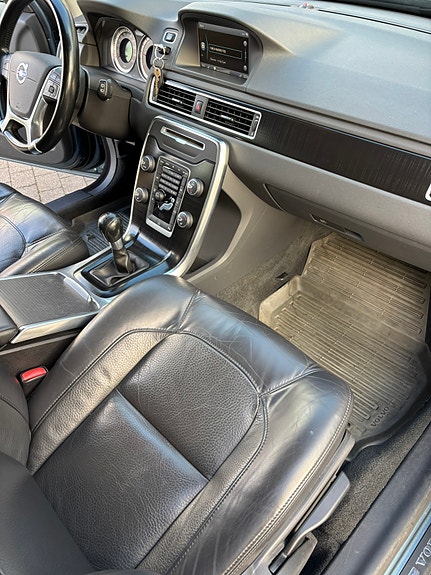 Volvo V70 8 of 10