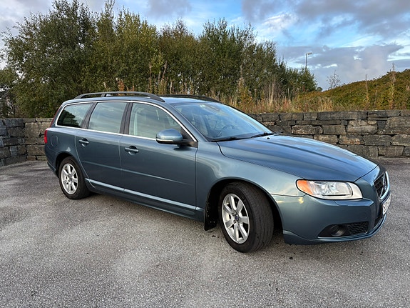 Volvo V70 3 of 10