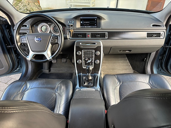 Volvo V70 7 of 10