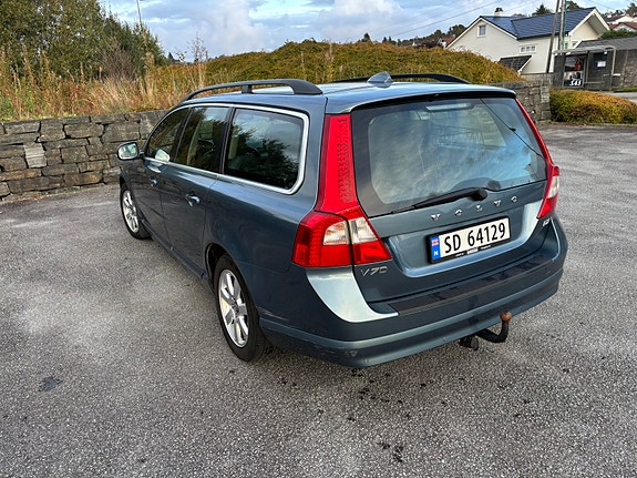 Volvo V70 4 of 10
