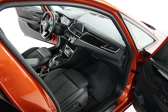 BMW 225xe 24 of 30