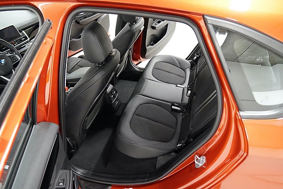 BMW 225xe 22 of 30