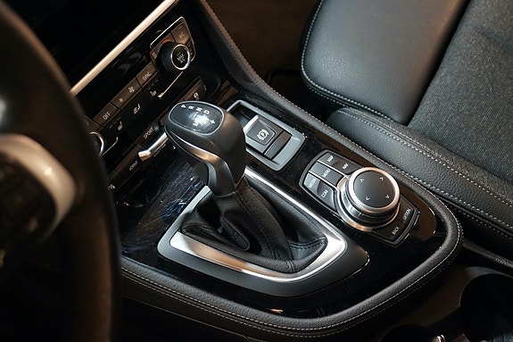 BMW 225xe 26 of 30