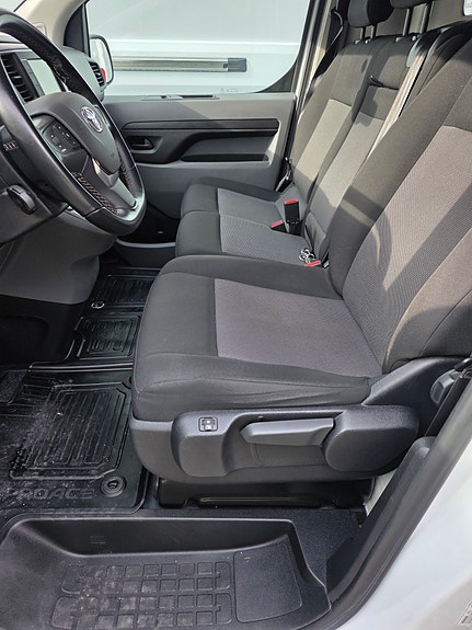 Toyota Proace 28 of 30