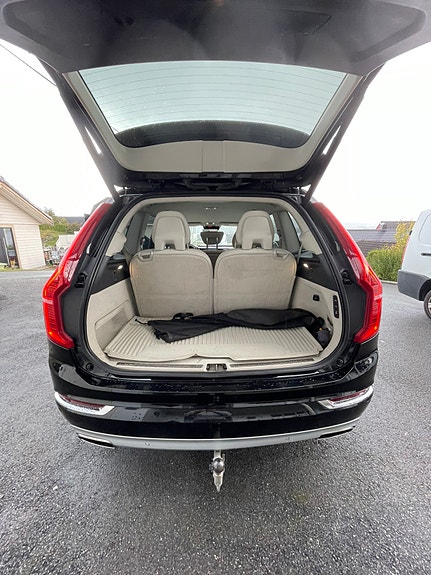 Volvo XC90 17 of 29