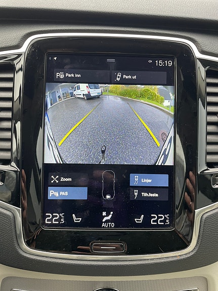 Volvo XC90 26 of 29