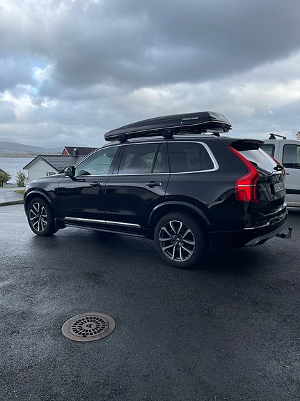 Volvo XC90 8 of 29