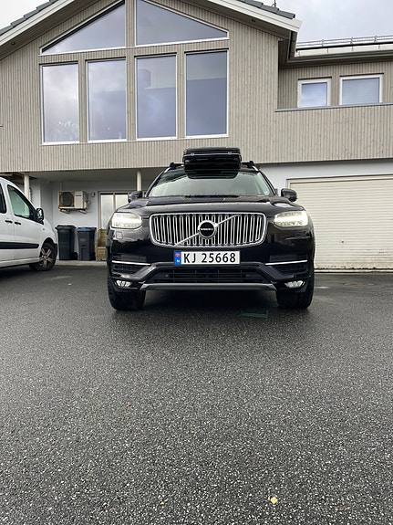 Volvo XC90 10 of 29