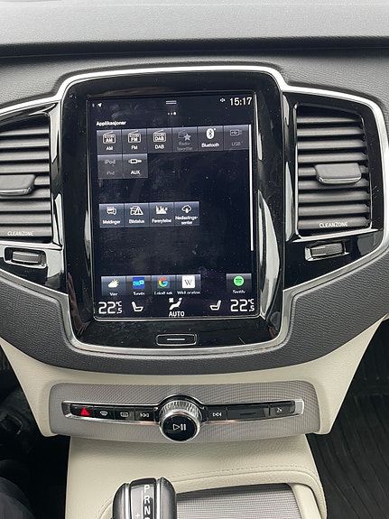 Volvo XC90 24 of 29