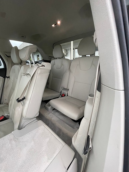 Volvo XC90 16 of 29