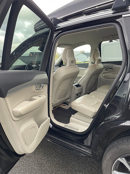 Volvo XC90 14 of 29