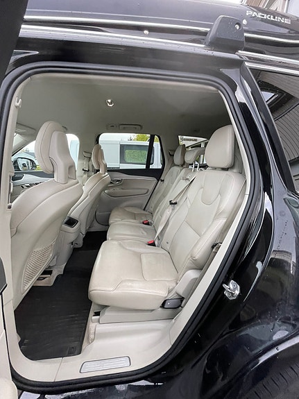 Volvo XC90 15 of 29