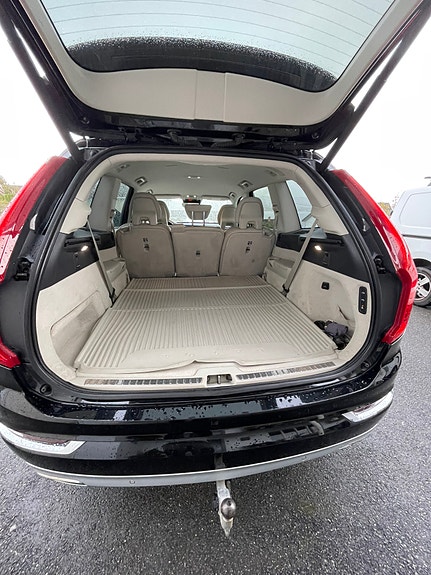 Volvo XC90 18 of 29