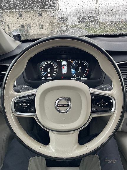 Volvo XC90 19 of 29