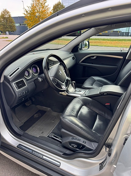 Volvo XC70 13 of 27