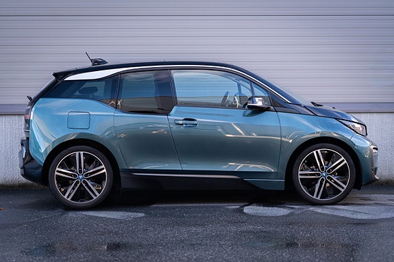 BMW i3 2 of 25