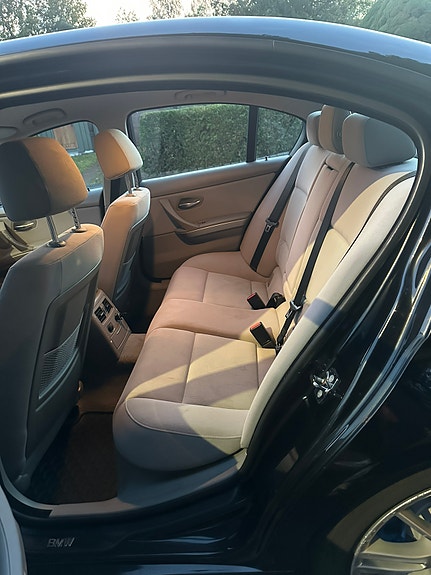 BMW 318i 13 of 17