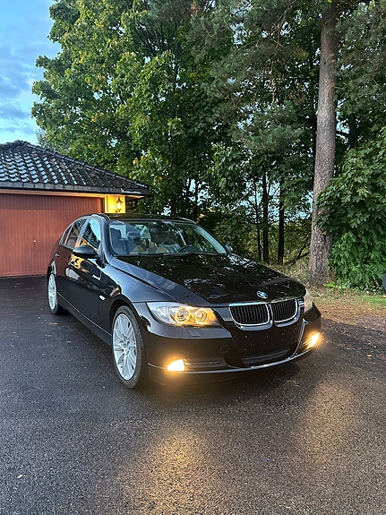BMW 318i 2 of 17