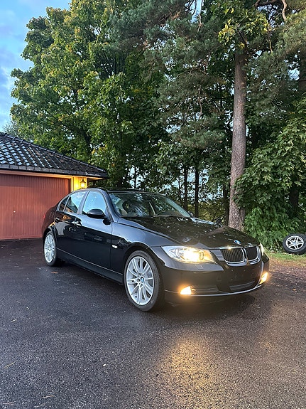 BMW 318i 4 of 17