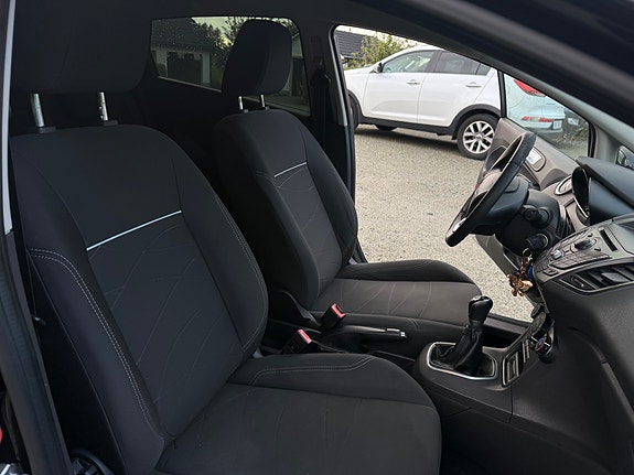 Ford Fiesta 9 of 17