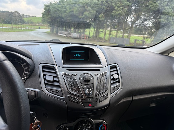 Ford Fiesta 7 of 17