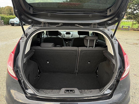 Ford Fiesta 16 of 17